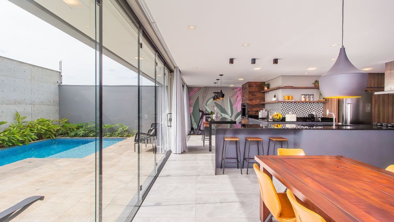 CASA COM 4 QUARTOS NO CHAMPS ELYSÉES À VENDA  - AMIZADE, JARAGUÁ DO SUL