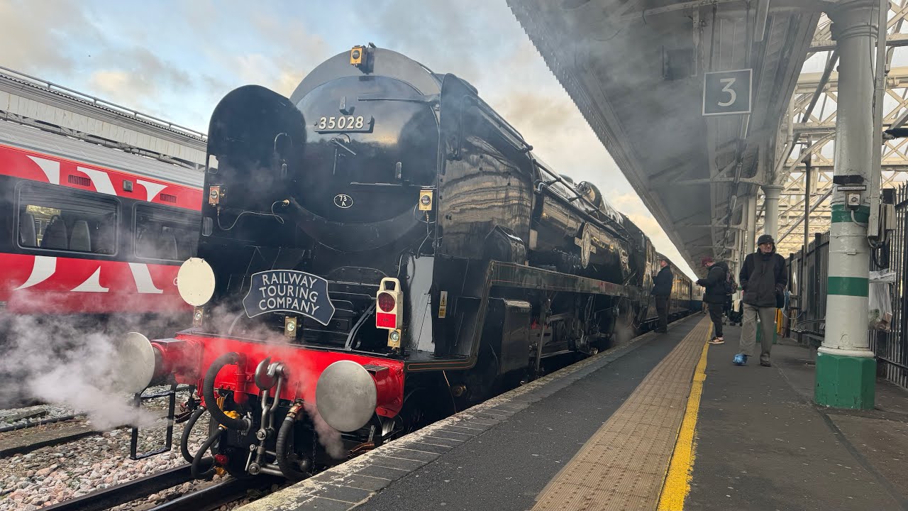 Merchant Navy 35028 Clan Line with The Christmas Sussex Belle RailTour (19/11/2025)