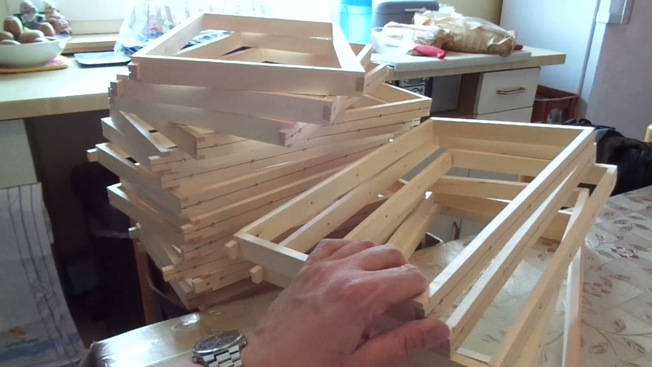 R&auml;hmchenbau f&uuml;r den Honigraum. Vom Einzelteil zum R&auml;hmchen mit eingel&ouml;teter Mittelwand!