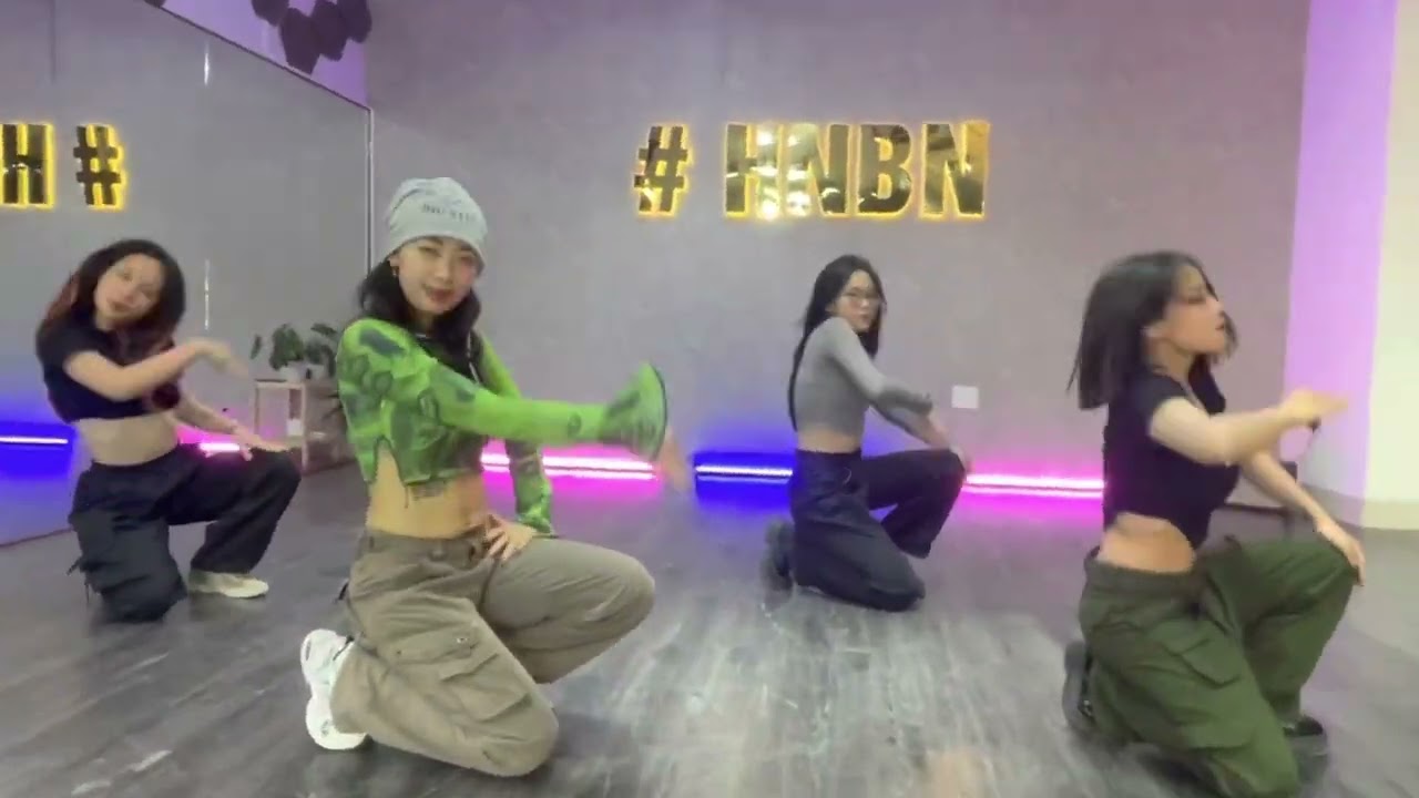 Ghệ iu dấu của em ơi - tlinh ( Miah Choreography ft Moi ) / BNashor BIG TOE CREW