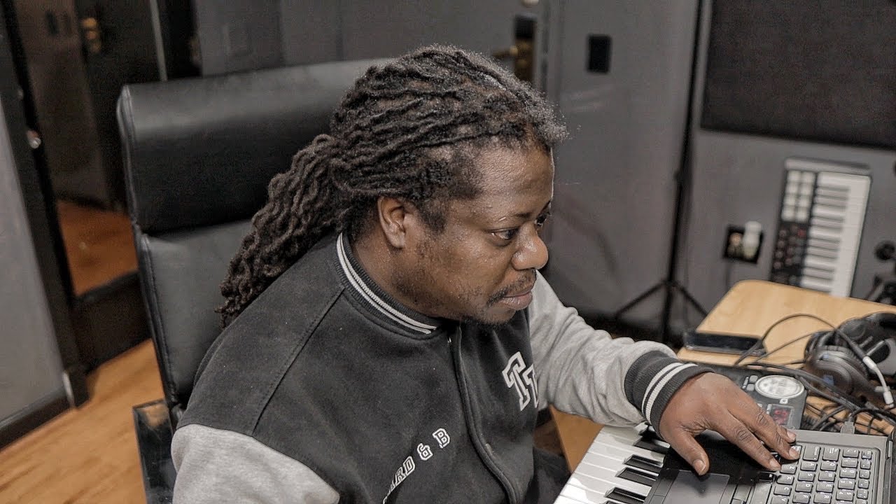 Hypnotic Melodies Give 808s SO Much Room To Play! Nard & B Making A Beat