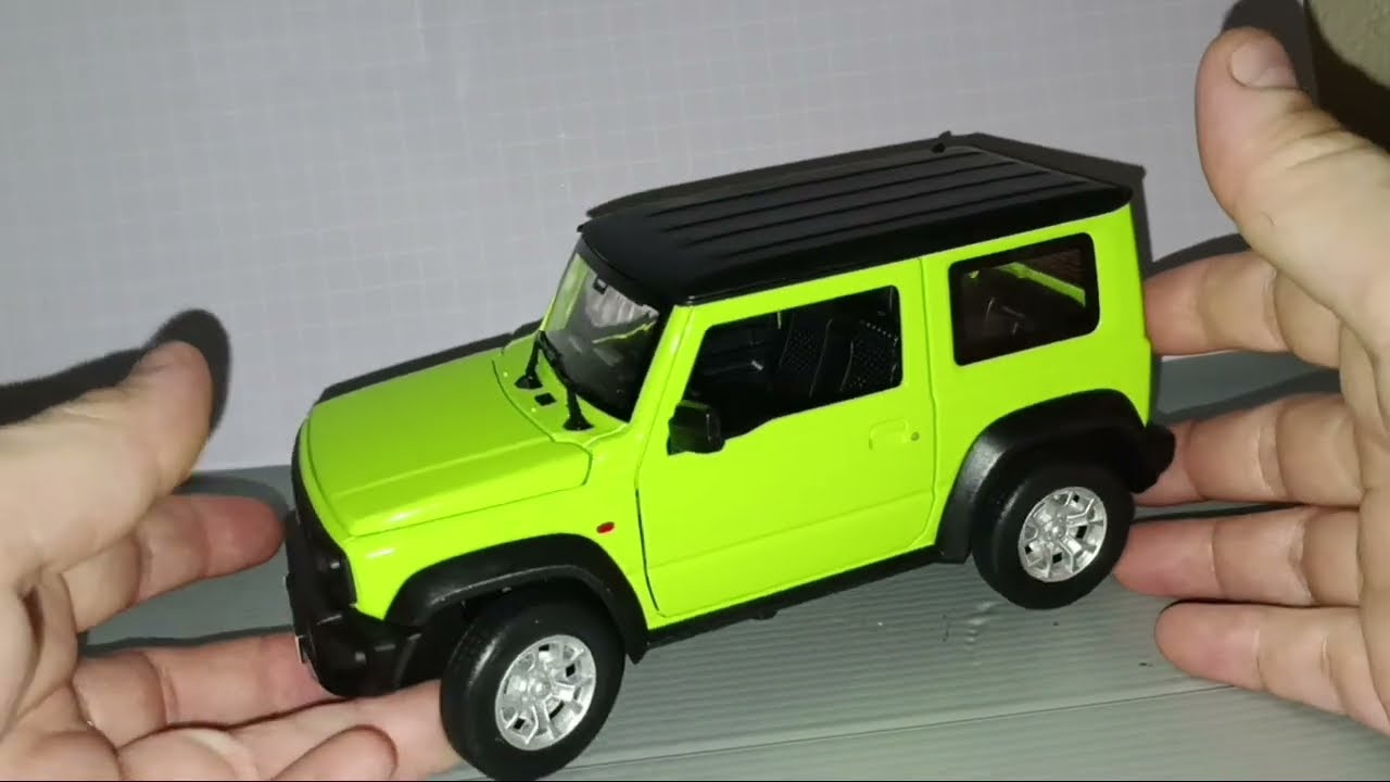 Литой под давлением Suzuki Jimny в масштабе 1:18.