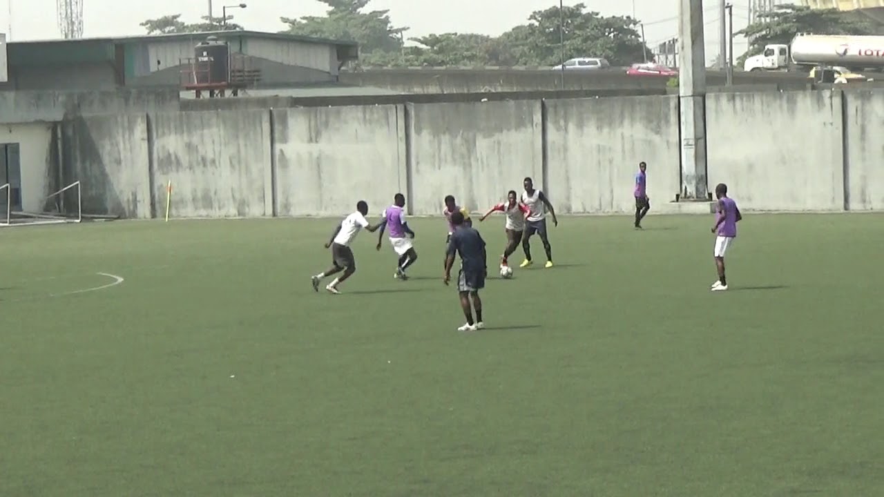Tunde Akinsola | Valiant FC