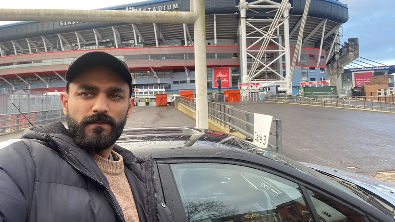 PAKISTANI🇵🇰  STUDENT RENTING A CAR IN THE UK! (VLOG 9)