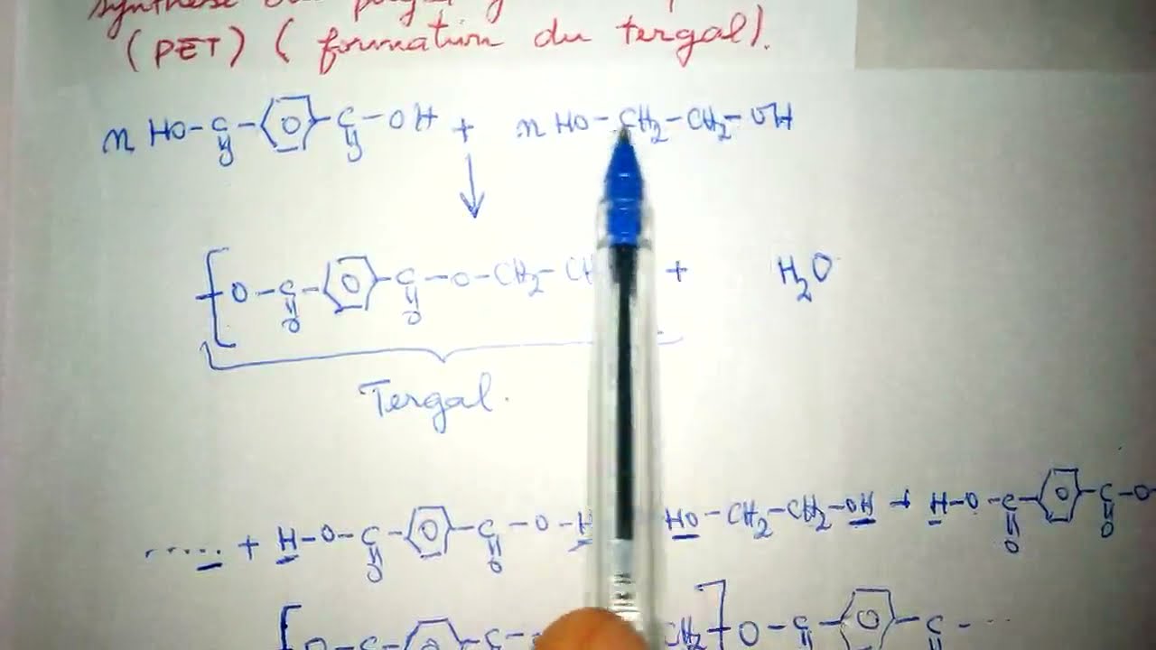 Comment écrire et équilibrer l'équation de formation du tergal ?