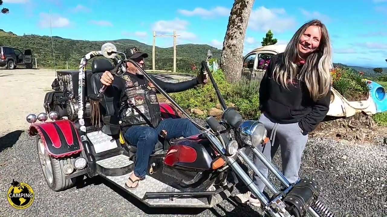 Ele construiu o próprio triciclo.  Camping EP 256