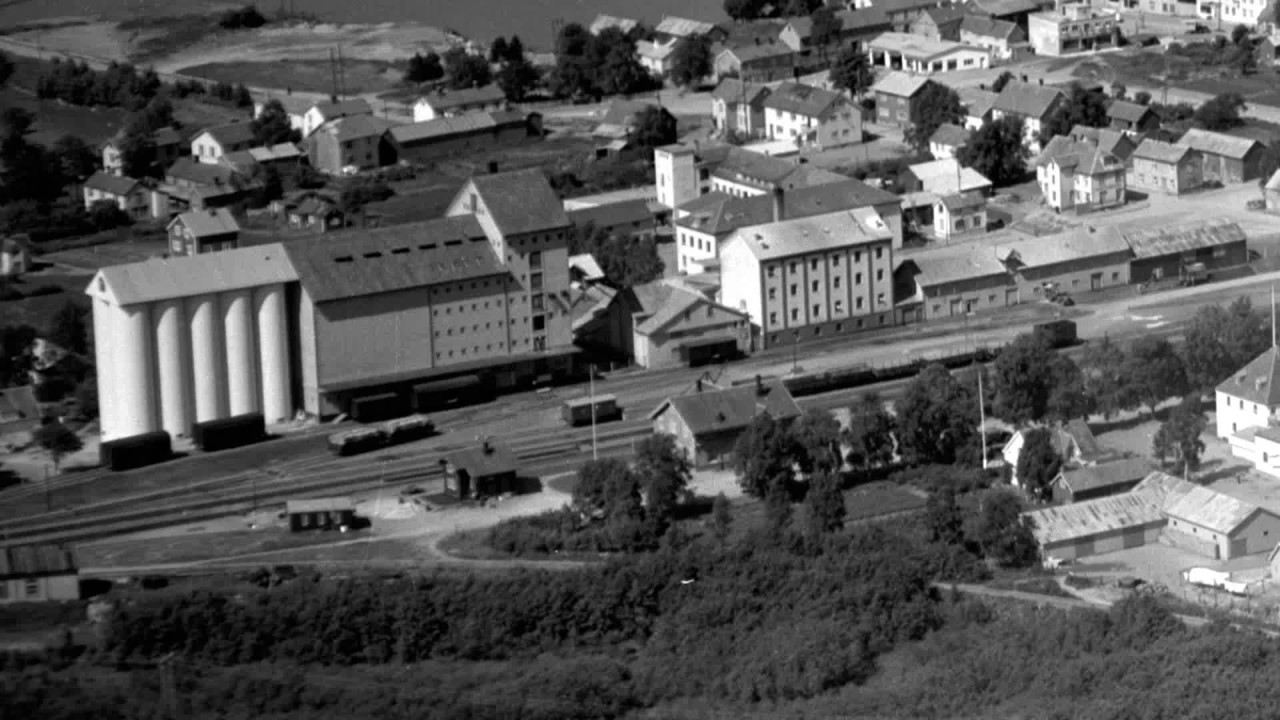 Flyfoto av Verdals&oslash;ra anno 1953.