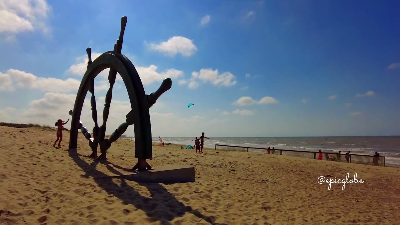 Middelkerke Beach Belgium - parasailing