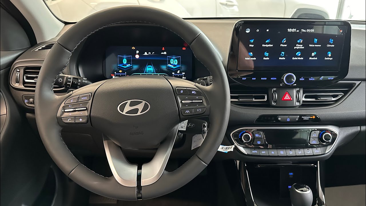 Обзор мультимедийной системы и приборной панели Hyundai i30 Fastback 2024 года