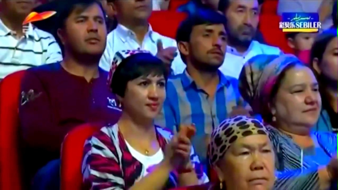 Уйгурская музыка. Исполняет человек-оркестр