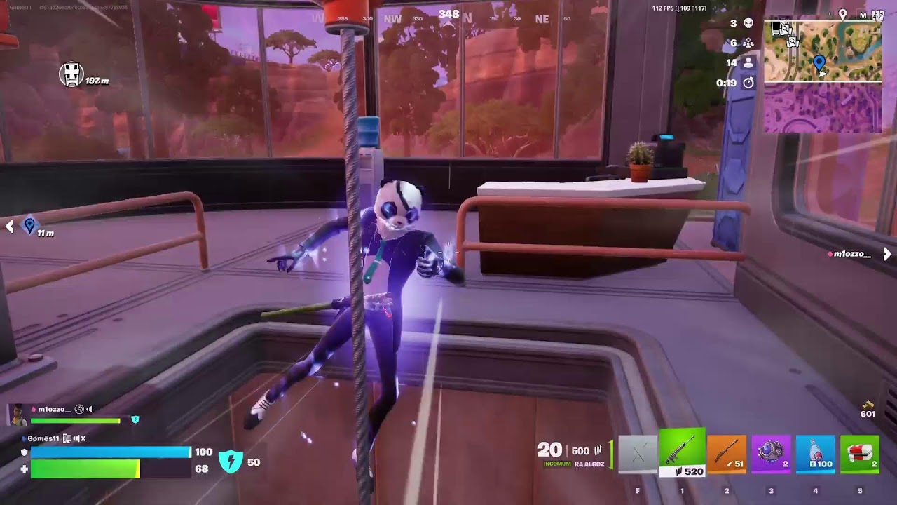 Jogando Fornite