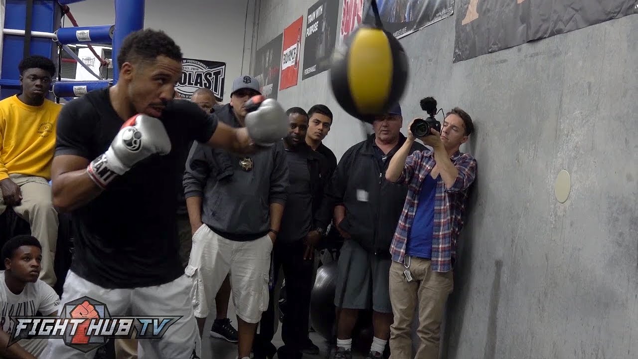 Kovalev vs. Ward- Andre Ward works the double end & heavy bag w/power punches, jabs & combinations