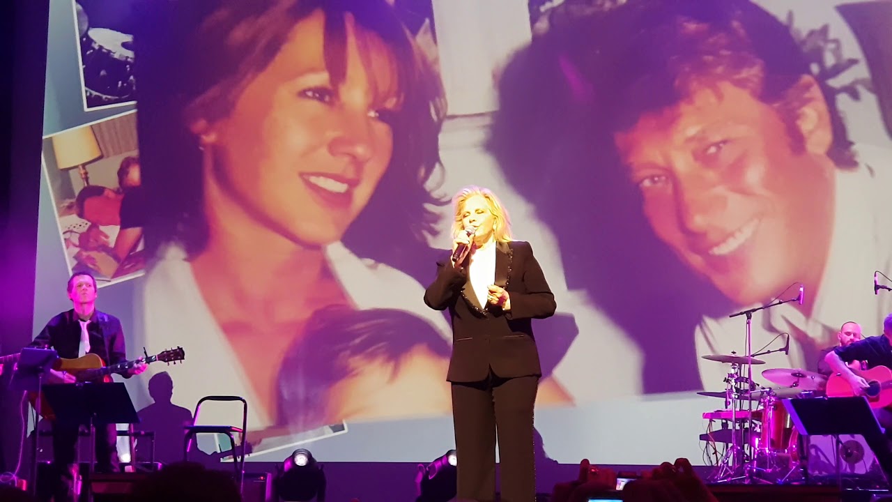 Sylvie Vartan rend hommage à Jonnhy😎 Hallyday🎸au grand Rex à Paris 17ème partie