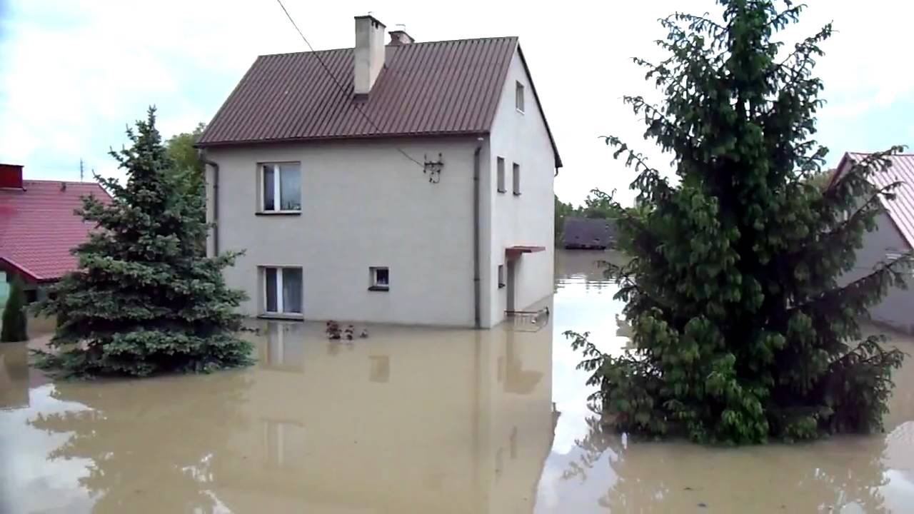 Powódź w Sandomierzu-zalane domy