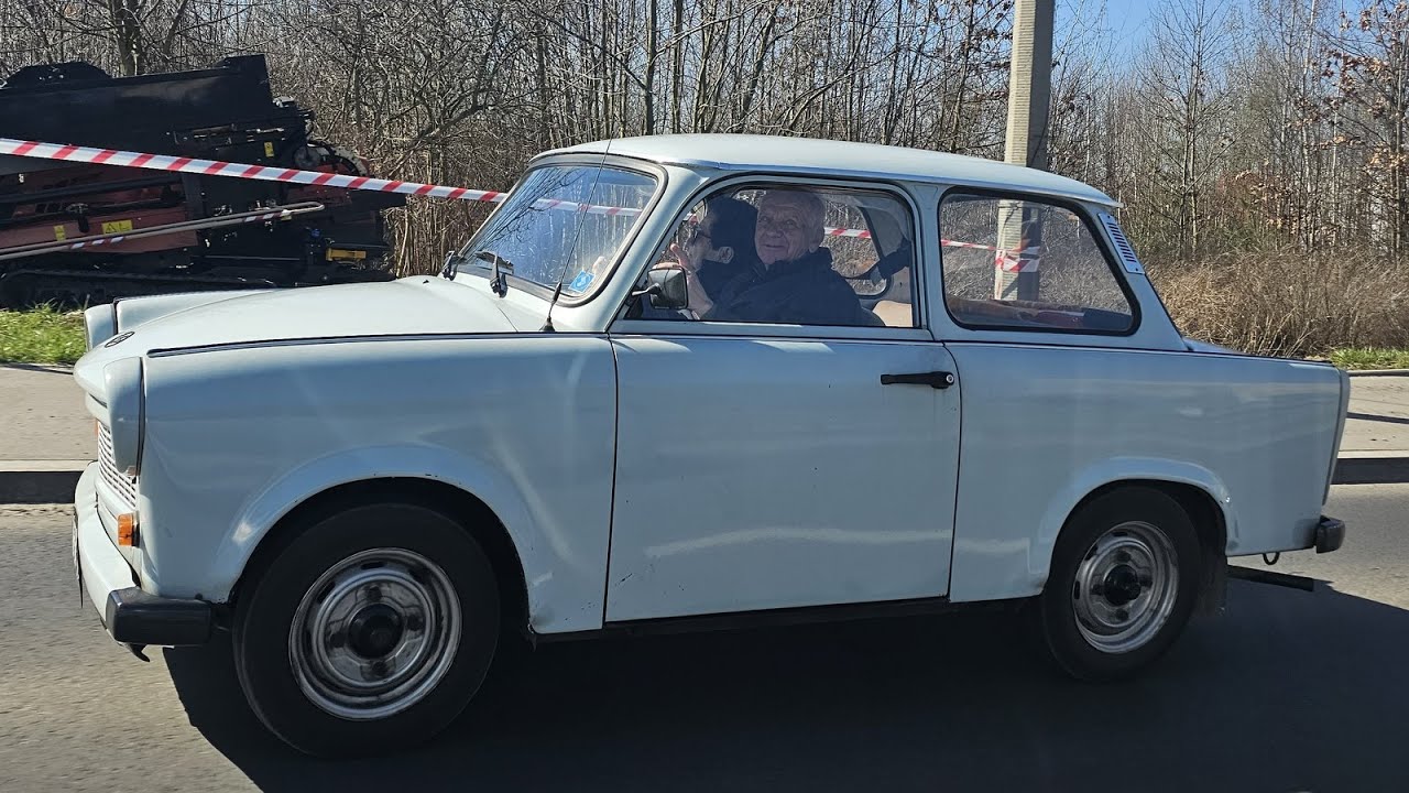 Trabant pana Stanisława ma 36 lat. Idealny samoch&oacute;d na miasto
