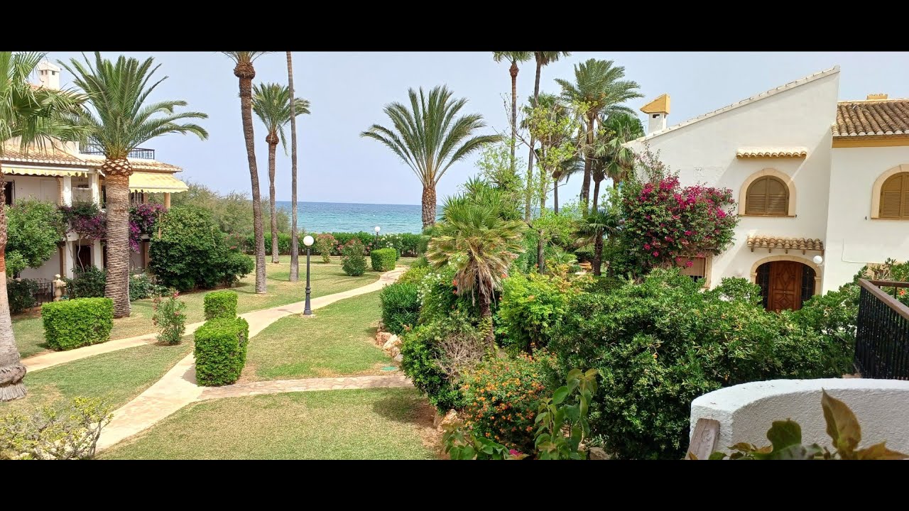 R.1612 Fantástico Duplex con vistas al mar y acceso directo a la playa, Denia.