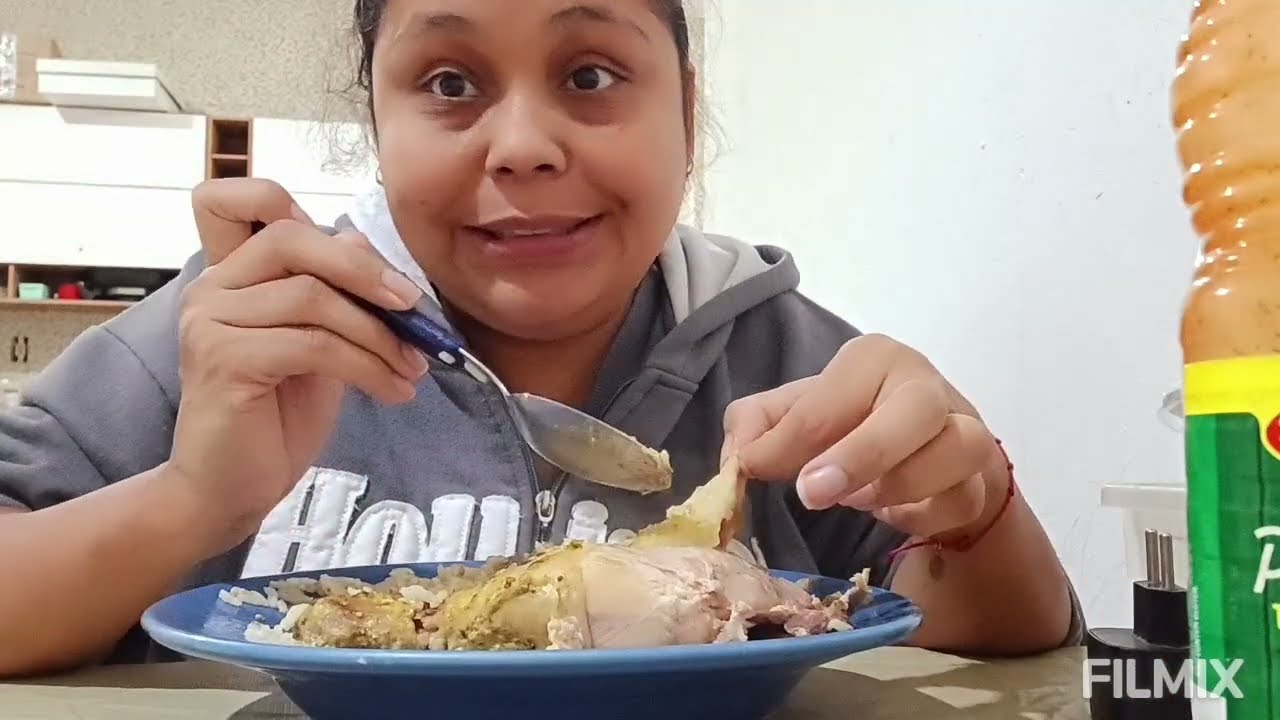ALMOÇO DE HJ FRANGO ASSADO COM MUITO FRIO KKK