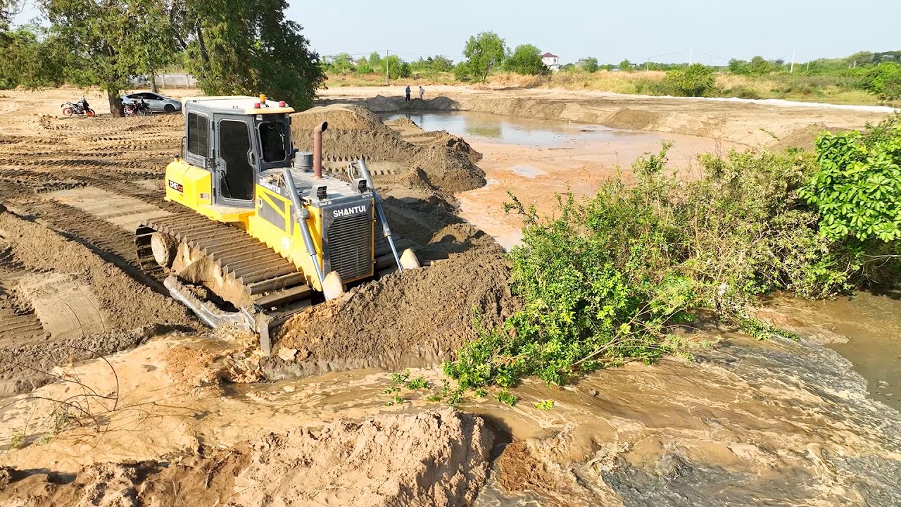 26Amazing !! DumpTruck 25TON Delivery Sand Filling Lake With Dozer SHANTUI Push Sand