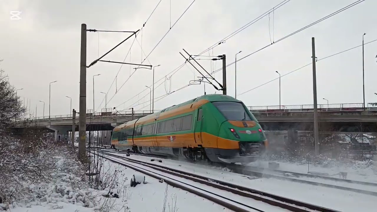 Trenuri filmate in 4 zile diferite și în diferite locații.