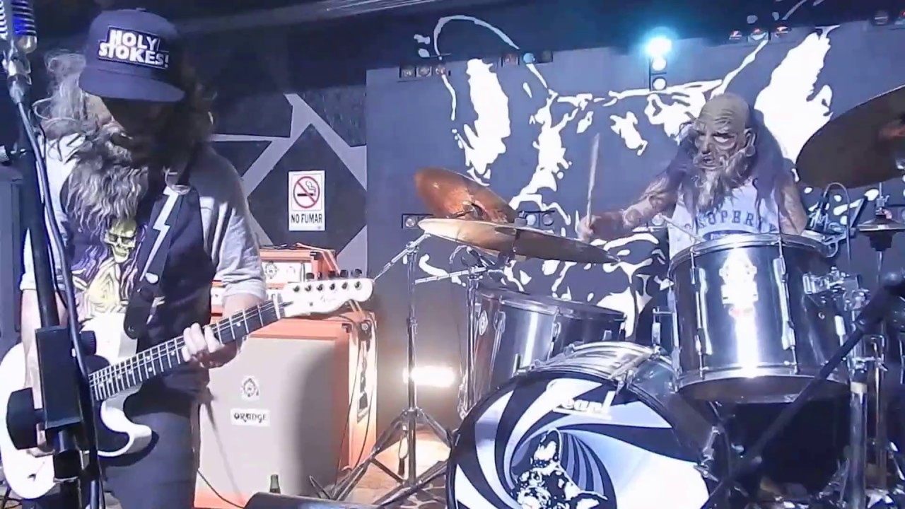 Los viejos. Caderas punk. Canc&uacute;n 2017