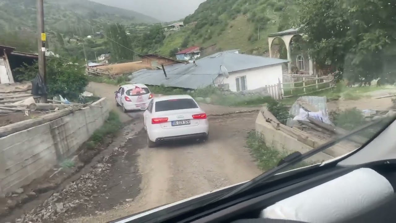 Düğün konvoyu köyde  / Erzurum Şenkaya   /        Vağaver köyü