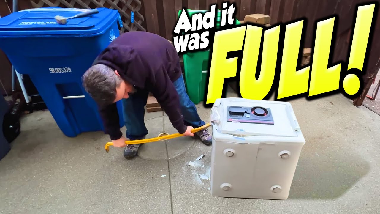 This storage unit hid a HUGE SAFE... And we cracked it open!