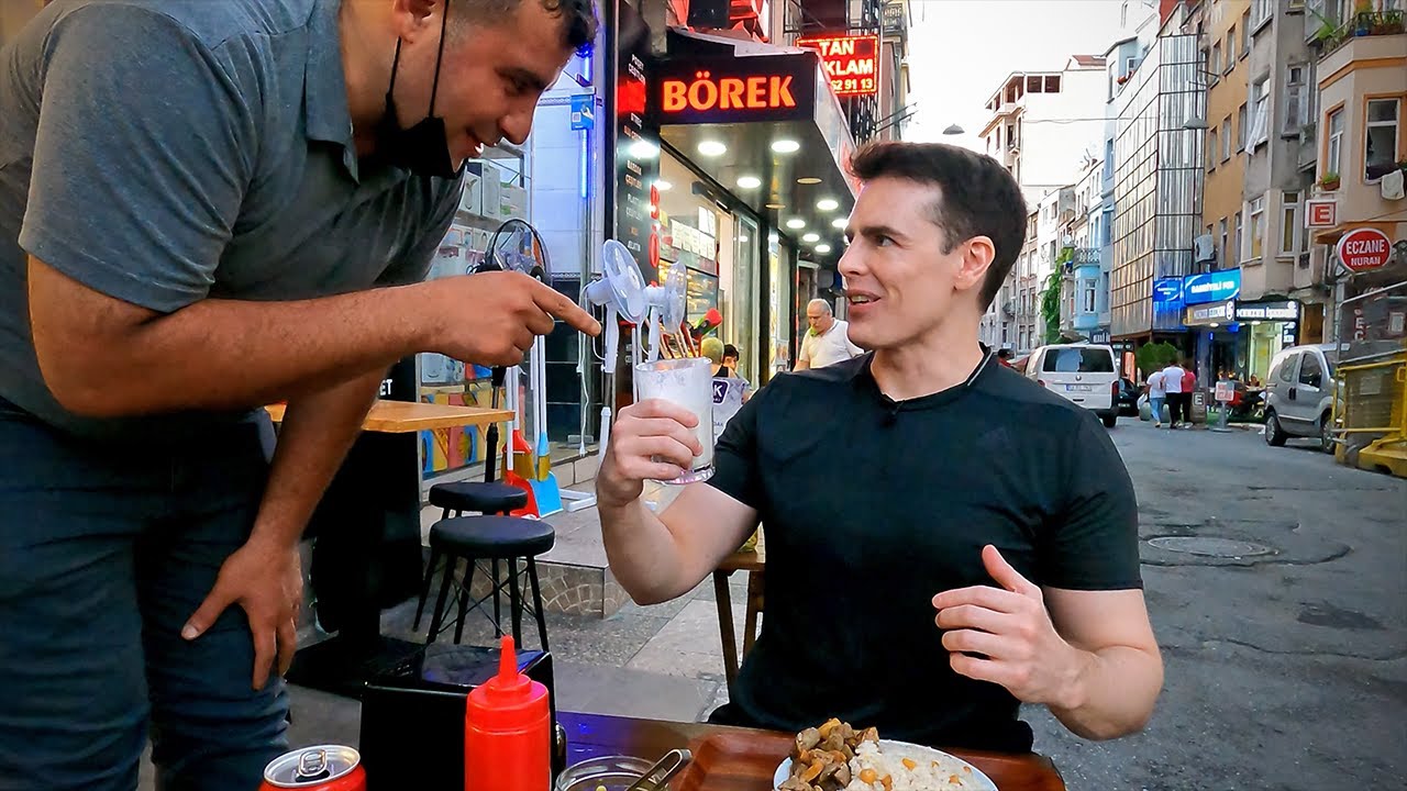 $2 Turkish Street Food in Istanbul 🇹🇷