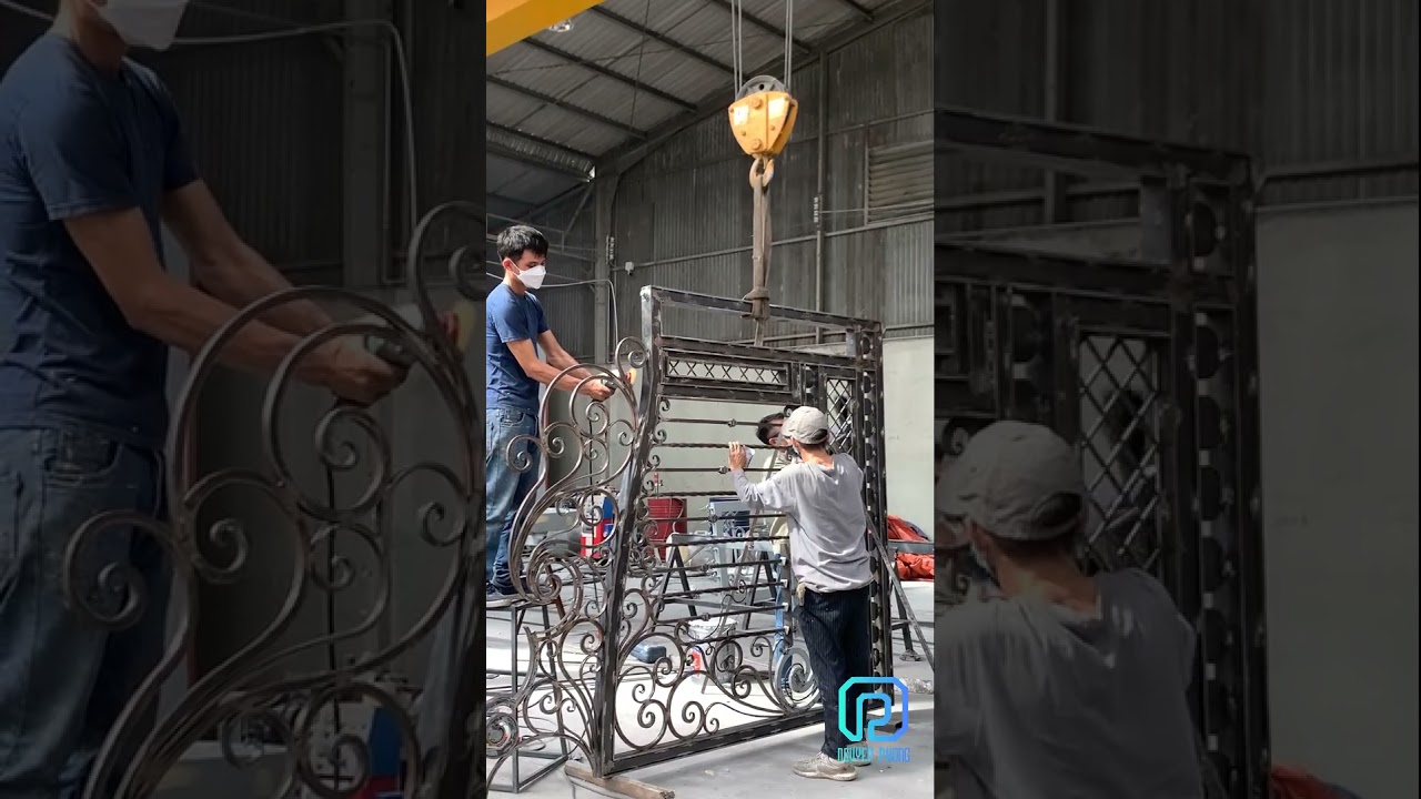 Metal driveway gate - Surface treatment & primary painting at the factory