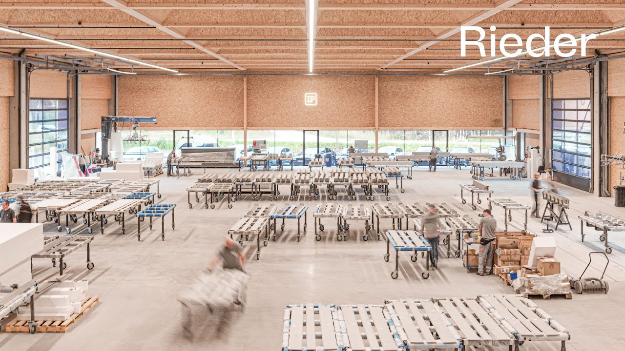 The production hall at Rieder in Maishofen | Rieder