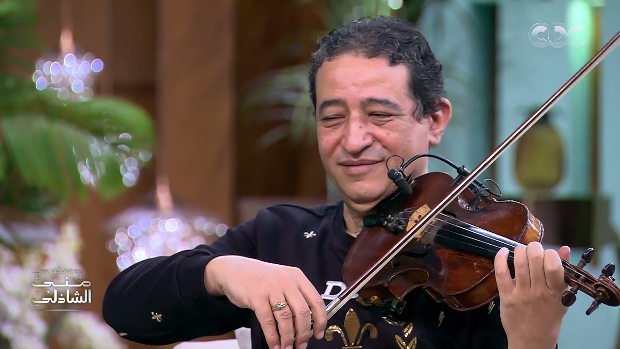 لاول مرة اغنية عبد الحليم حافظ بمقامين مختلفين ..  من يحيى الموجي مع منى الشاذلي
