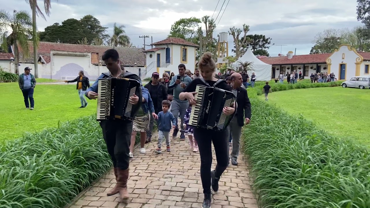 Tocando em Vacaria indo direto pro trem Vacariano com Bia Socek