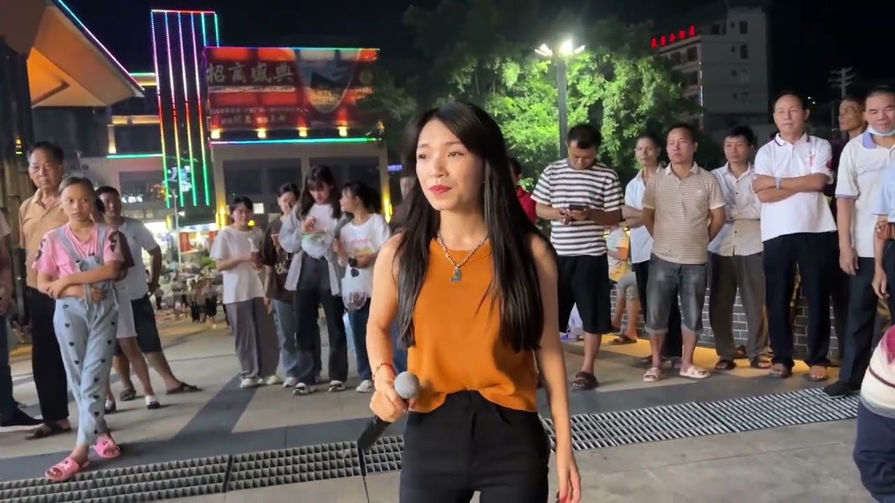 贵州小蓉儿  《想你的时候问月亮》月寄相思意，问君在何方？