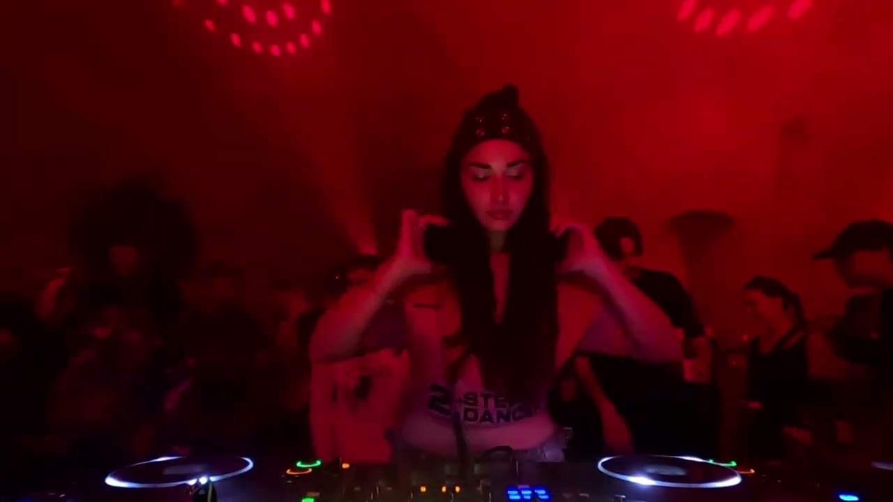 P4 | CHARLOTTE LYONN | ALL NIGHT LONG