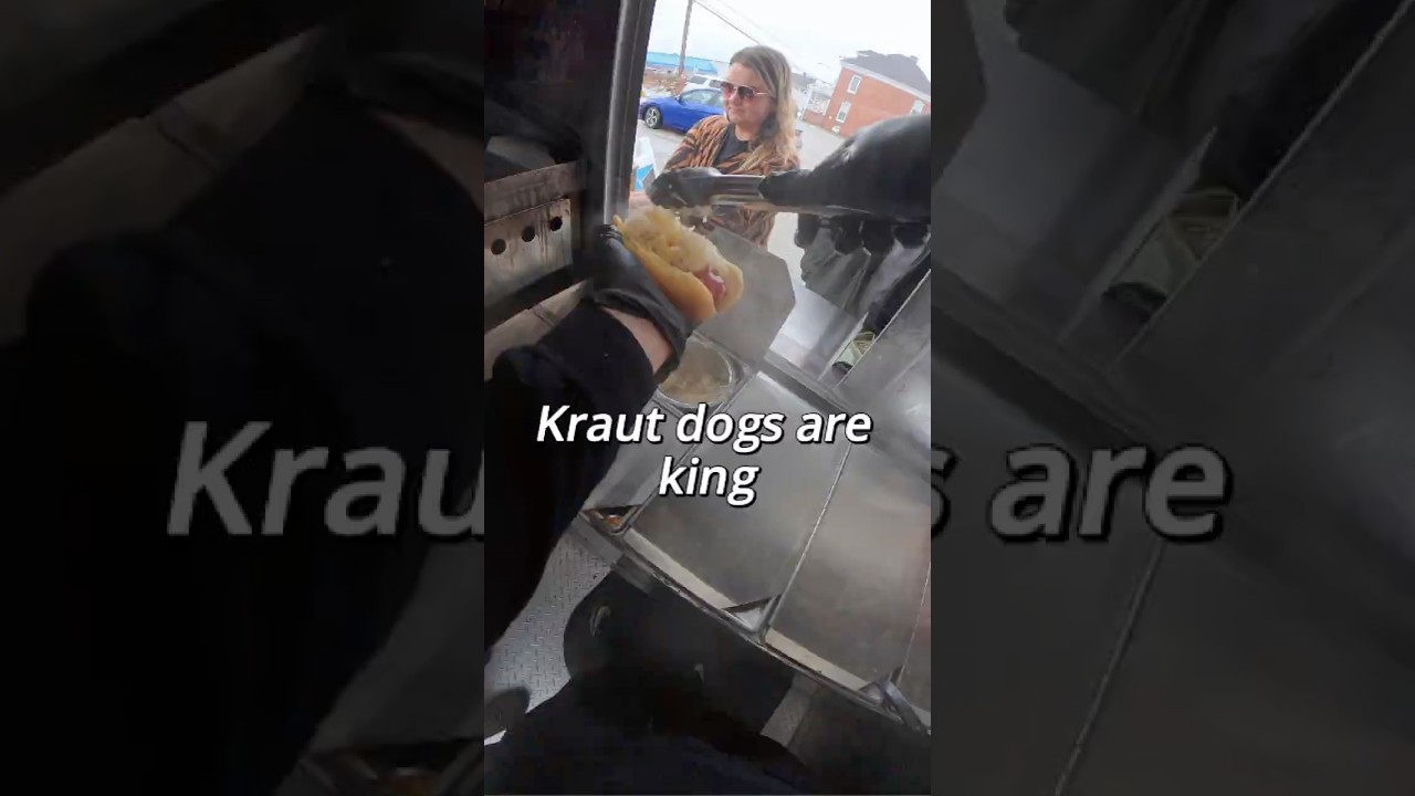Хот-доги из квашеной капусты &ndash; это нечто! #shortsfeed #streetfood #fastfood