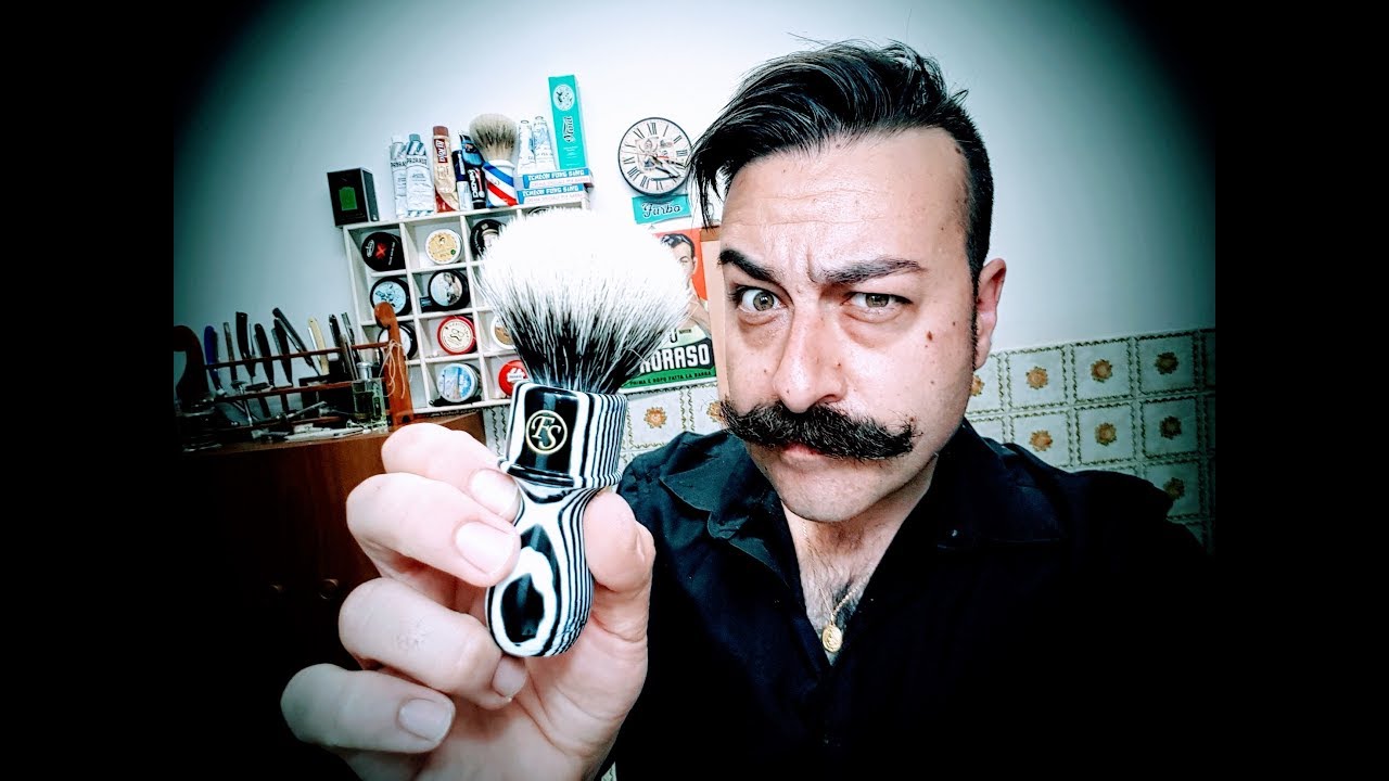 Pennello in tasso Frank Shave - Proraso Rossa Sandalo e Burro di Karitè