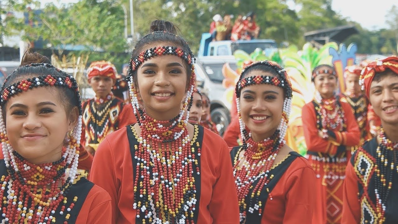 FILIPINOS ARE THE HAPPIEST PEOPLE ON EARTH (Here's why)