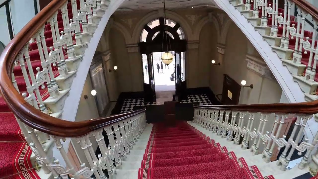 Sydney GPO - Fullerton Hotel - The Matrix 🗣️