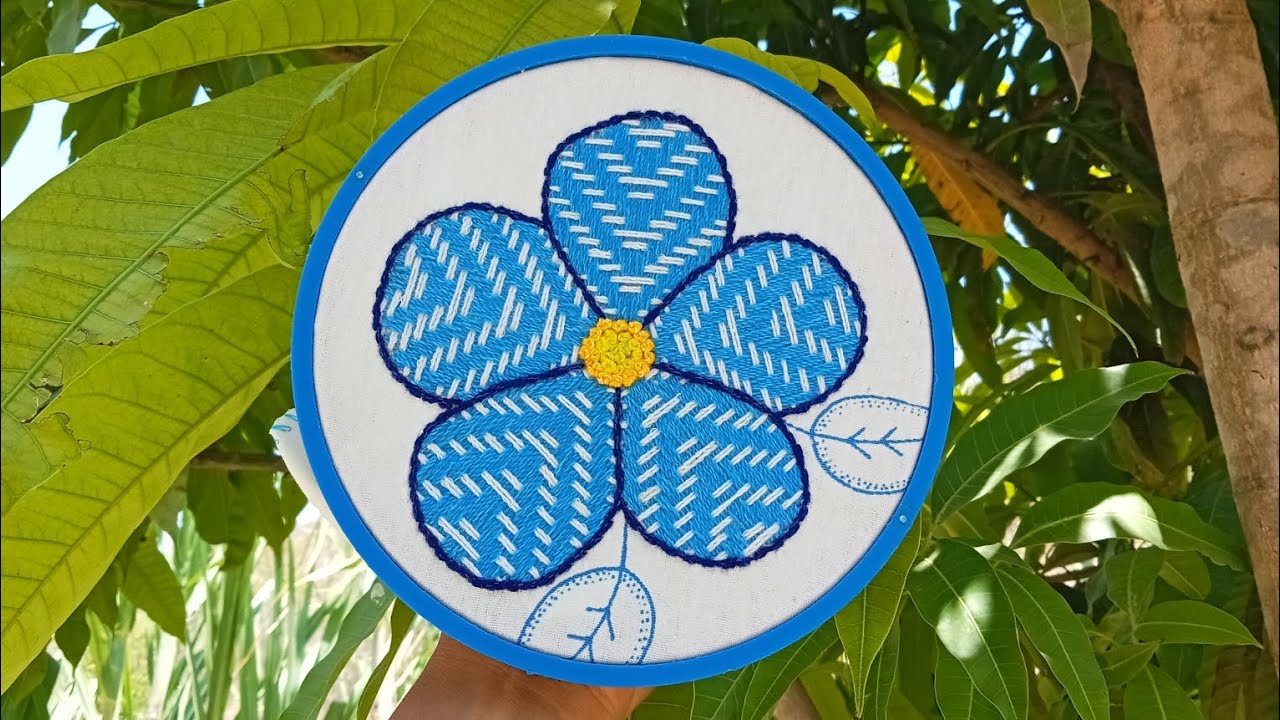 c&oacute;mo bordar una flor#43😱con petalos redondos🥰hermosa puntada ideal para cualquier dise&ntilde;o de p&eacute;talos.