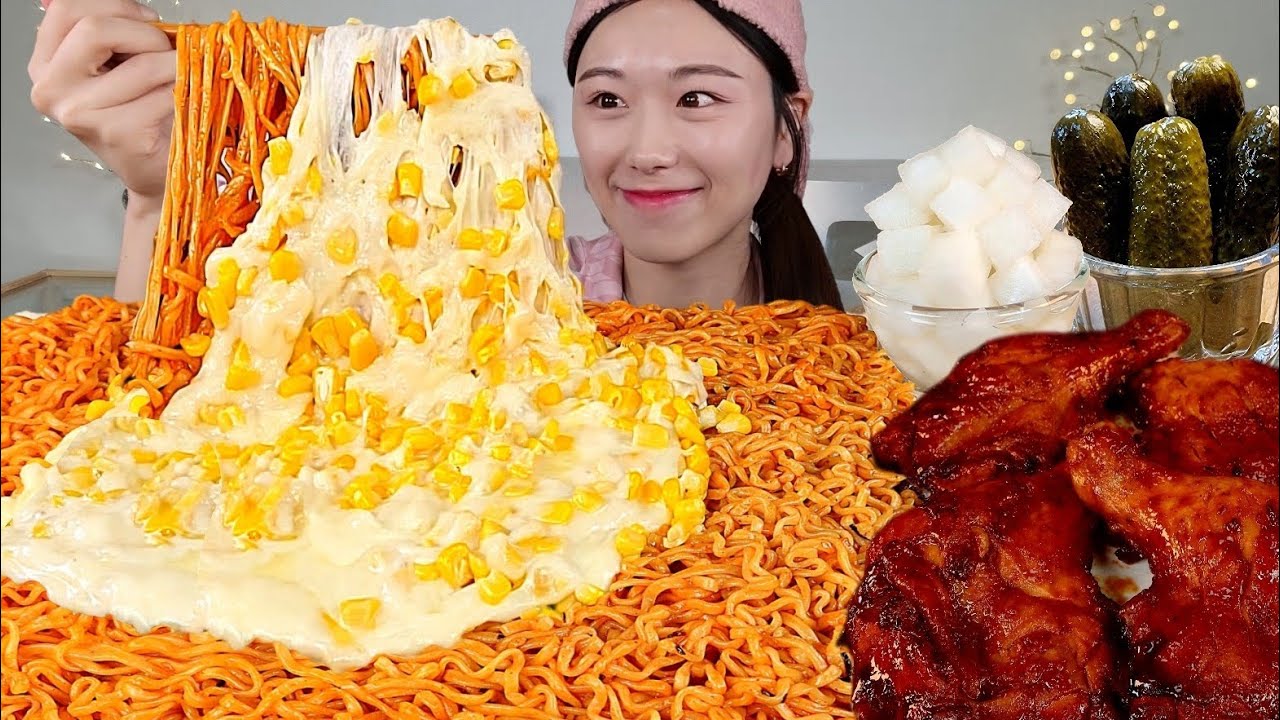 ASMR 오랜만에 콘치즈 불닭볶음면 훈제치킨 통피클 리얼먹방 :) Corn cheese spicy ramen , smoked chicken MUKBANG
