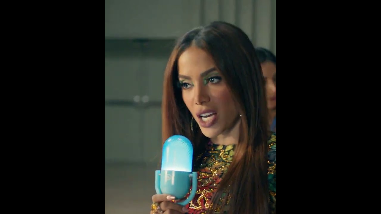 WhatsApp e Anitta se unem a cantoras latinas em nova campanha