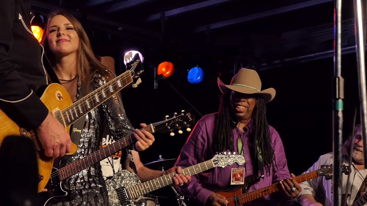 Ally Venable & Larry Mitchell - Take Me To The River - 5/1/21 Dallas International Guitar Festival
