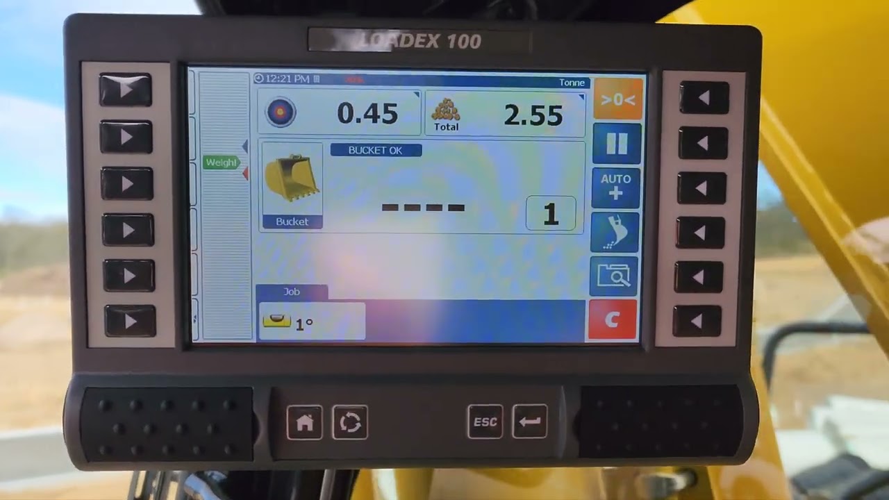 Komatsu PC290LCI-11 with LOADEX 100 scale system