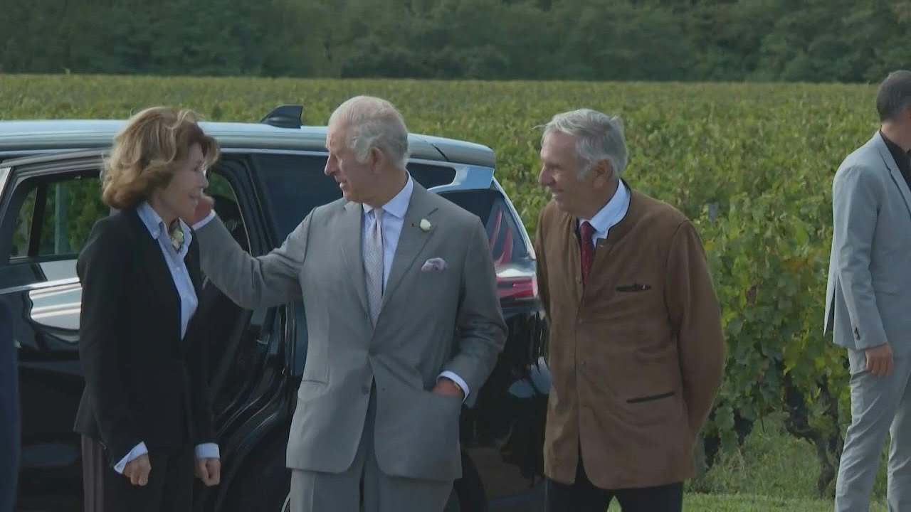 Charles III arrive au domaine viticole du château Smith Haut Lafitte | AFP Images