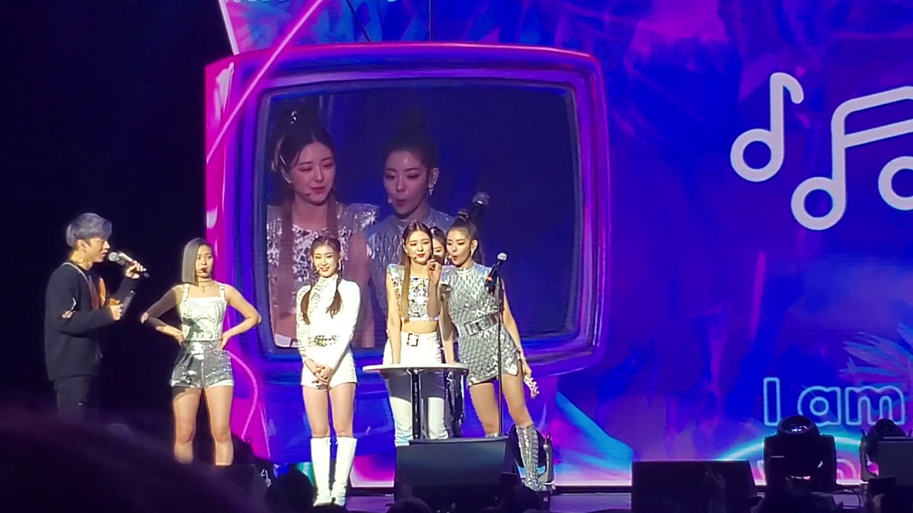 Itzy Premiere Showcase New York  - mix song challenge pt 2
