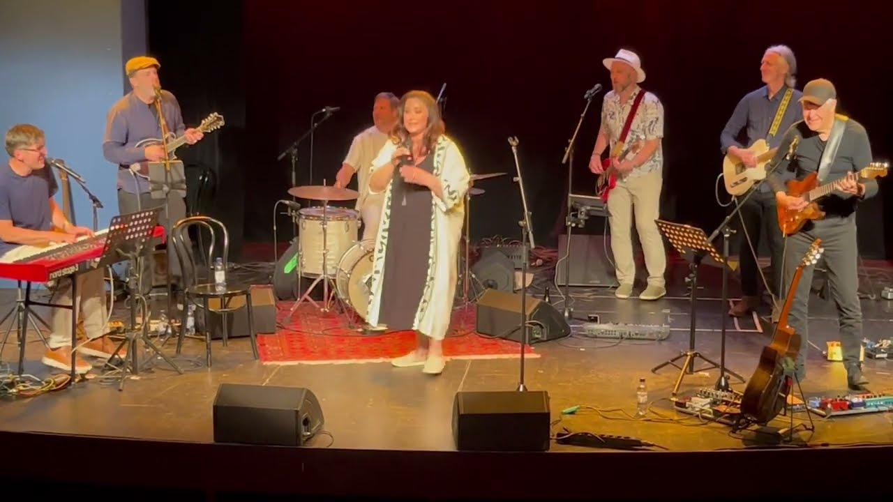 Lisa Nilsson & Jojje Wadenius Stun with 'Baby, I Love You' Live at KlubbN