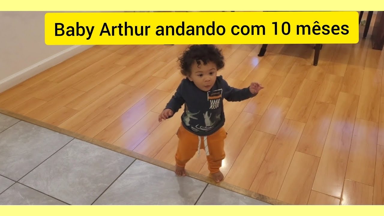 BEBÊ ANDANDO COM 10 MESES