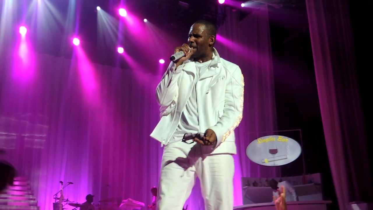 R. Kelly - Snake, Fiesta Remix, I'm A Flirt Medley - Columbia, SC 10/14/2012 - Township