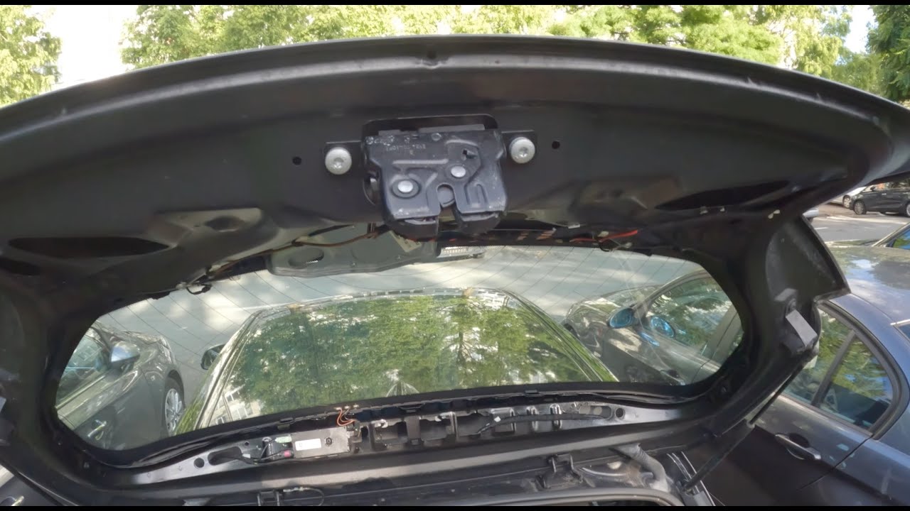 jak wymienić zamek bagażnika w bmw 1 f20 2012   60FPS 4K