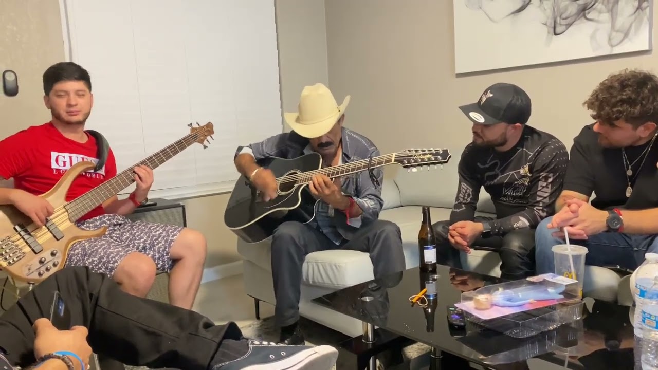 Valentín Felix-Los Mígueles de Miguel Montoya con amigos