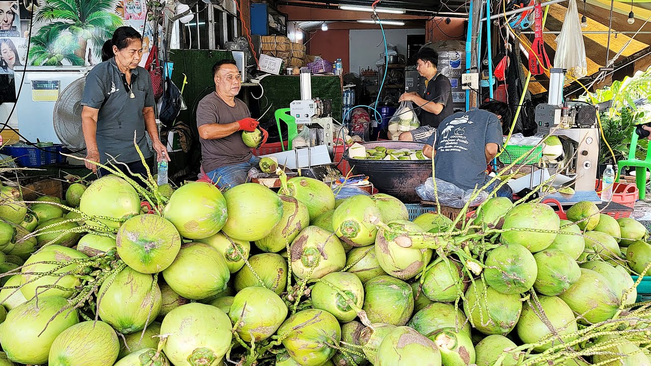 Amazing Coconut Cutting Skills!!!Making Coconut Balls and Coconut Smoothies!!!